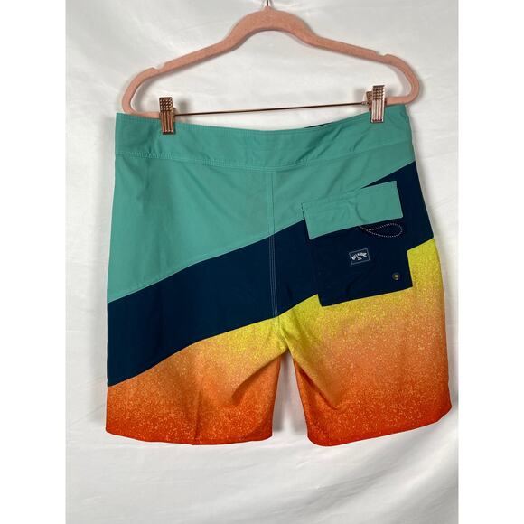 Billabong Men T-Street Pro shorts Boardshort Trunk Colorblock Swim Surf Size 32 - Picture 2 of 9